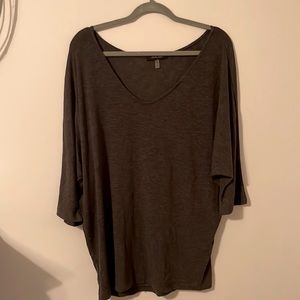 Laila Jayde XXL grey really pretty flowy shirt.